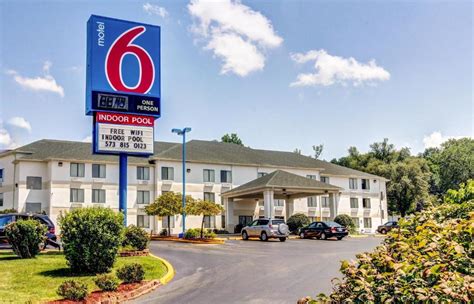 The hotel offers a 24-hour front desk. . Motel 6 booking